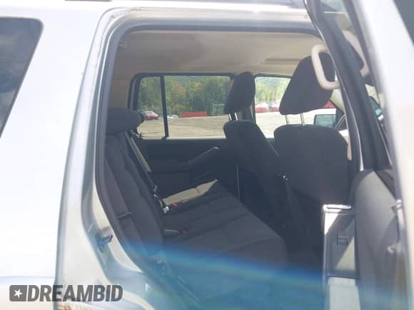 2010 Ford Explorer XLT с VIN 1FMEU7DEXAUA26345, выставлен на аукционе IAAI как лот 43179118 с пробегом 120 249 миль миль и . История ставок и продаж доступна на DreamBid. Изображение 8.