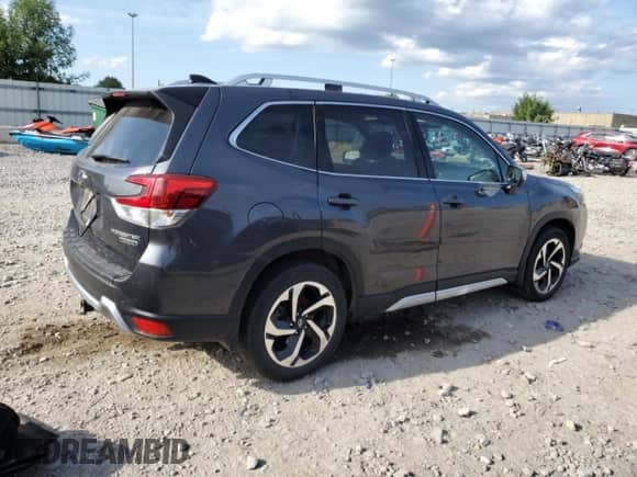2024 Subaru Forester Touring z VIN JF2SKAMC8RH446233, wystawiony jako Copart lot #70040875 z przebiegiem 41 285 mil mil oraz Szkoda całkowita • Salvage title. Historia ofert i sprzedaży dostępna na DreamBid. Obrazek 3.