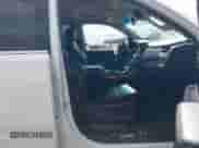 2017 Chevrolet Tahoe Premier z VIN 1GNSCCKC8HR255664, wystawiony jako IAAI lot #42020480 z przebiegiem 97 968 mil mil oraz . Historia ofert i sprzedaży dostępna na DreamBid. Obrazek 5.