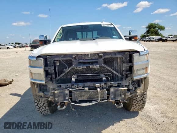 2016 Chevrolet Silverado 2500HD High Country z VIN 1GC1KXE86GF186785, wystawiony jako Copart lot #81731675 z przebiegiem 261 983 mil mil oraz Szkoda całkowita • Salvage title. Historia ofert i sprzedaży dostępna na DreamBid. Obrazek 5.