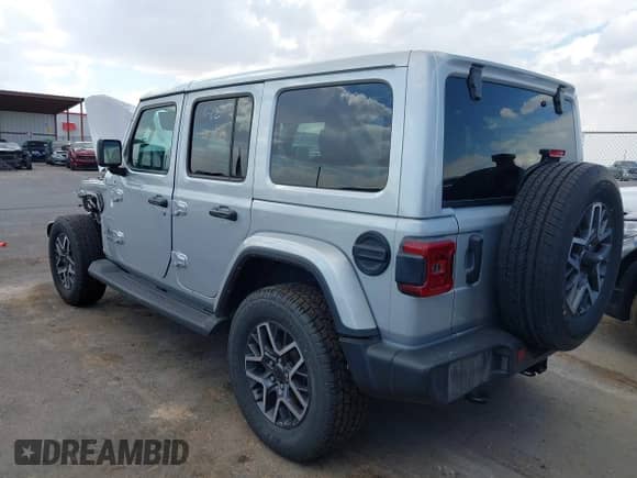 2024 Jeep Wrangler Sahara с VIN 1C4PJXEN5RW129340, выставлен на аукционе IAAI как лот 43058894 с пробегом 47 467 миль миль и . История ставок и продаж доступна на DreamBid. Изображение 3.