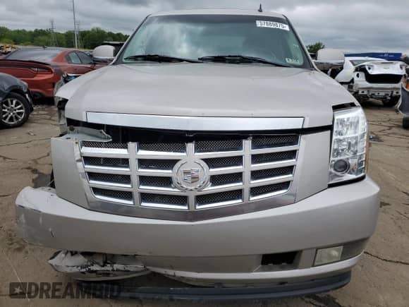 2009 Cadillac Escalade with VIN 1GYFK132X9R147954, listed as a Copart auction lot 57889875 with 216,599 mi miles and Clean title. Bid and sale history available at DreamBid. Image 5.