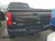 2019 Toyota Tundra Limited z VIN 5TFSY5F10KX246376, wystawiony jako Copart lot #75479174 z przebiegiem Nie podano mil oraz Nie do naprawy • Non repairable. Historia ofert i sprzedaży dostępna na DreamBid. Obrazek 6.