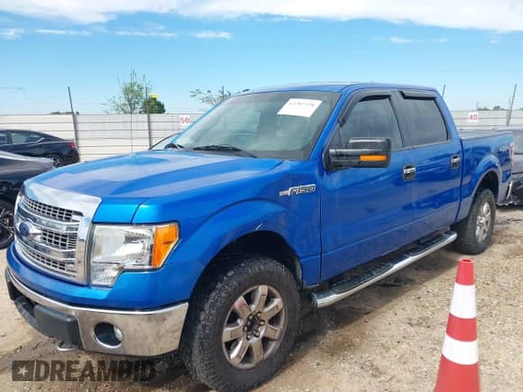 2013 Ford F-150 Lariat z VIN 1FTFW1EF9DFD64304, wystawiony jako IAAI lot #43287528 z przebiegiem 143 714 mil mil oraz . Historia ofert i sprzedaży dostępna na DreamBid. Obrazek 2.