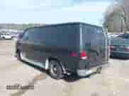 1985 Chevrolet Chevy Van z VIN 1GCEG25H6F7208590, wystawiony jako IAAI lot #41742731 z przebiegiem 34 184 mil mil oraz . Historia ofert i sprzedaży dostępna na DreamBid. Obrazek 3.