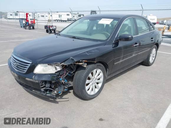 2009 Hyundai Azera GLS with VIN KMHFC46D79A349906, listed as a IAAI auction lot 41999587 with 98,714 mi miles and . Bid and sale history available at DreamBid. Image 2.