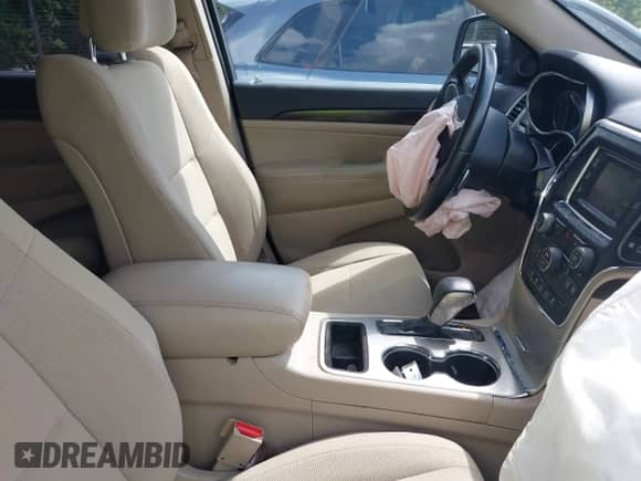 2017 Jeep Grand Cherokee Laredo z VIN 1C4RJFAG9HC962729, wystawiony jako IAAI lot #42510882 z przebiegiem 170 087 mil mil oraz . Historia ofert i sprzedaży dostępna na DreamBid. Obrazek 5.