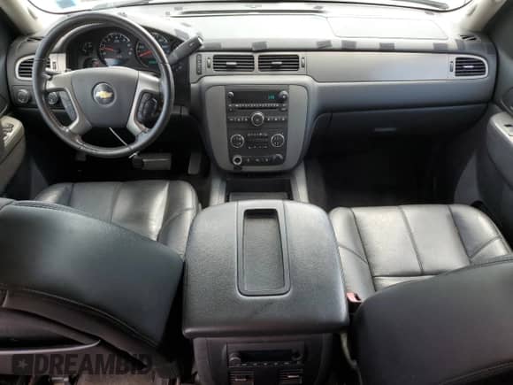 2010 Chevrolet Avalanche LT z VIN 3GNVKFE08AG265216, wystawiony jako Copart lot #69928965 z przebiegiem 139 293 mil mil oraz Szkoda całkowita • Salvage title. Historia ofert i sprzedaży dostępna na DreamBid. Obrazek 8.