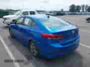 2018 Hyundai Elantra Value Edition z VIN 5NPD84LF0JH381015, wystawiony jako IAAI lot #42988807 z przebiegiem 107 254 mil mil oraz . Historia ofert i sprzedaży dostępna na DreamBid. Obrazek 3.