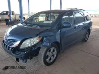 2015 Toyota Sienna LE AAS with VIN 5TDKK3DC3FS575871, listed as a Copart auction lot 86837465 with 167,122 mi miles and Salvage title. Bid and sale history available at DreamBid. Image 1.