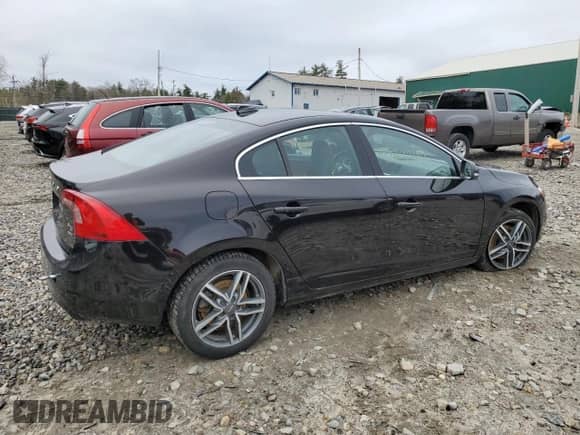 2015 Volvo S60 T5 Platinum с VIN YV1612TMXF1347012, выставлен на аукционе Copart как лот 52639184 с пробегом 109 005 миль миль и Списание • Salvage title. История ставок и продаж доступна на DreamBid. Изображение 3.