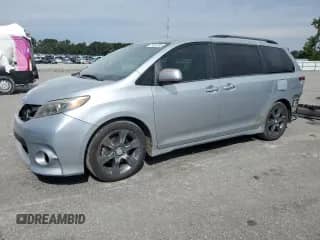 2016 Toyota Sienna SE with VIN 5TDXK3DC2GS750246, listed as a Copart auction lot 71689795 with 207,636 mi miles and Salvage title. Bid and sale history available at DreamBid. Image 1.