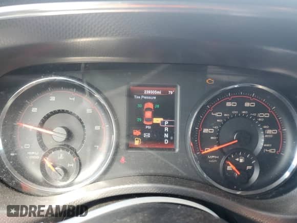 2013 Dodge Charger SE z VIN 2C3CDXBG8DH734850, wystawiony jako Copart lot #84279015 z przebiegiem 239 305 mil mil oraz Czysty tytuł • Clean title. Historia ofert i sprzedaży dostępna na DreamBid. Obrazek 9.