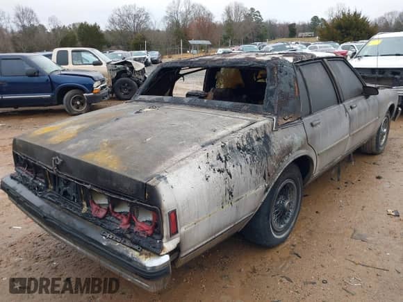 1990 Chevrolet Caprice с VIN 1G1BU54EXLA109430, выставлен на аукционе IAAI как лот 41556535 с пробегом Не указан миль и . История ставок и продаж доступна на DreamBid. Изображение 4.