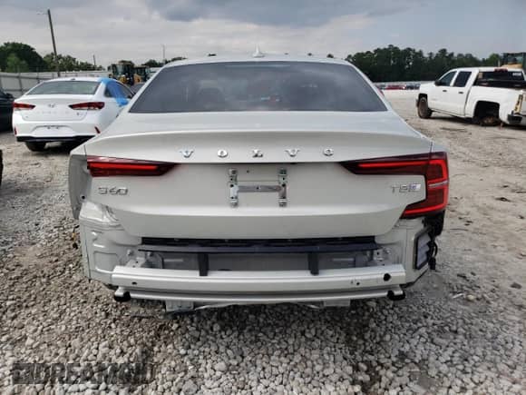 2019 Volvo S60 R-Design z VIN 7JR102FMXKG015692, wystawiony jako Copart lot #57598173 z przebiegiem 26 004 mil mil oraz . Historia ofert i sprzedaży dostępna na DreamBid. Obrazek 6.