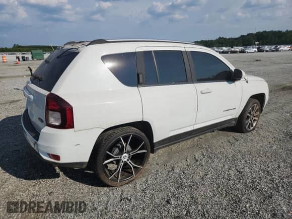 2016 Jeep Compass Latitude with VIN 1C4NJCEA7GD777378, listed as a Copart auction lot 56390385 with 123,186 mi miles and Salvage title. Bid and sale history available at DreamBid. Image 3.