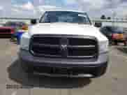 2018 Ram 1500 Express z VIN 1C6RR7FG6JS281891, wystawiony jako Copart lot #81005175 z przebiegiem 114 633 mil mil oraz Czysty tytuł • Clean title. Historia ofert i sprzedaży dostępna na DreamBid. Obrazek 5.