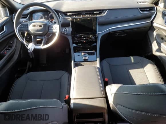 2025 Jeep Grand Cherokee Laredo with VIN 1C4RJHAG3SC274177, listed as a Copart auction lot 84838284 with 36 mi miles and Salvage title. Bid and sale history available at DreamBid. Image 8.