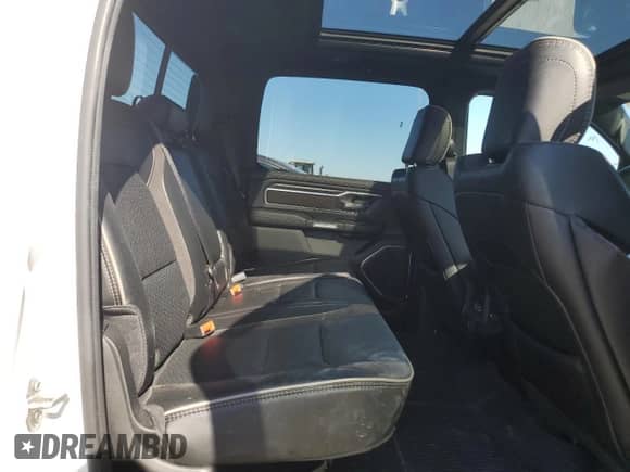 2024 Ram 1500 Laramie z VIN 1C6SRFJT9RN116153, wystawiony jako Copart lot #46591865 z przebiegiem 14 254 mil mil oraz Szkoda całkowita • Salvage title. Historia ofert i sprzedaży dostępna na DreamBid. Obrazek 10.