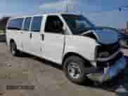 2018 Chevrolet Express Passenger LT с VIN 1GAZGPFG9J1268436, выставлен на аукционе Copart как лот 77647334 с пробегом 172 460 миль миль и Списание • Salvage title. История ставок и продаж доступна на DreamBid. Изображение 4.