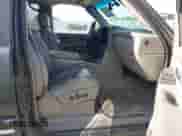 2003 Chevrolet Silverado 1500HD LS z VIN 1GCGC13U53F145773, wystawiony jako IAAI lot #42973613 z przebiegiem 252 295 mil mil oraz . Historia ofert i sprzedaży dostępna na DreamBid. Obrazek 5.