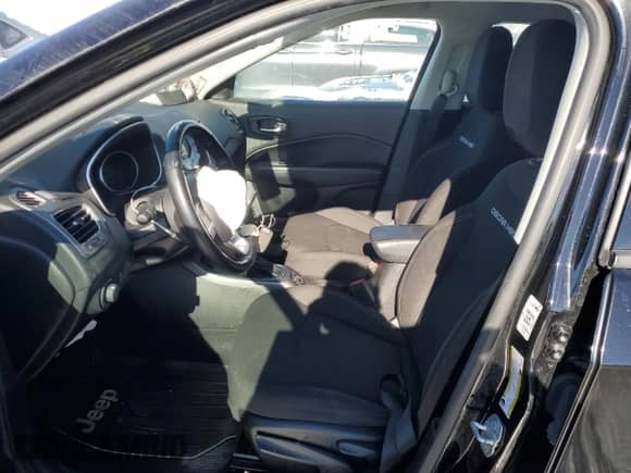 2021 Jeep Compass Upland с VIN 3C4NJDAB4MT596605, выставлен на аукционе Copart как лот 42888904 с пробегом Не указан миль и . История ставок и продаж доступна на DreamBid. Изображение 7.