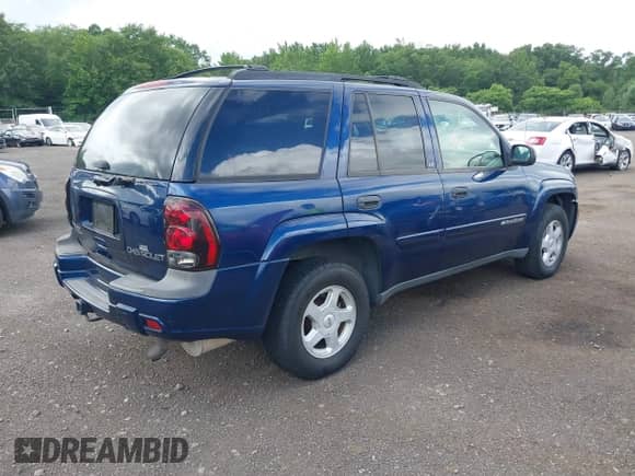 2002 Chevrolet TrailBlazer LT with VIN 1GNDT13S622379905, listed as a IAAI auction lot 42680362 with 90,482 mi miles and . Bid and sale history available at DreamBid. Image 4.