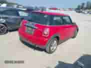 2012 MINI Hardtop z VIN WMWSU3C59CT542932, wystawiony jako IAAI lot #43251120 z przebiegiem 175 000 mil mil oraz . Historia ofert i sprzedaży dostępna na DreamBid. Obrazek 4.