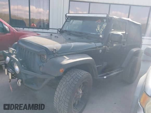 2011 Jeep Wrangler Rubicon with VIN 1J4BA6D10BL628180, listed as a IAAI auction lot 41711065 with 155,940 mi miles and . Bid and sale history available at DreamBid. Image 2.