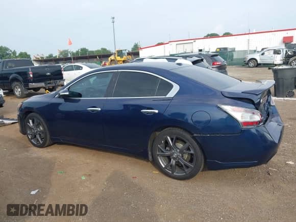 2014 Nissan Maxima SV z VIN 1N4AA5AP6EC499845, wystawiony jako IAAI lot #42824130 z przebiegiem 103 895 mil mil oraz . Historia ofert i sprzedaży dostępna na DreamBid. Obrazek 14.