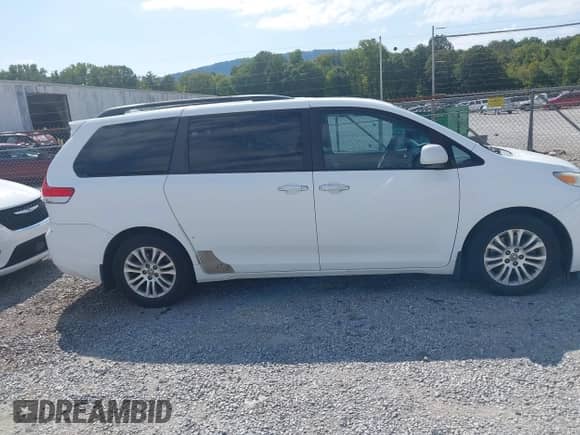 2011 Toyota Sienna XLE AAS with VIN 5TDYK3DC3BS059076, listed as a IAAI auction lot 43174210 with 270,292 mi miles and . Bid and sale history available at DreamBid. Image 13.