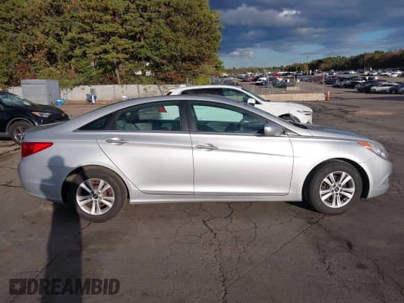 2013 Hyundai Sonata GLS with VIN 5NPEB4AC8DH767314, listed as a IAAI auction lot 43489577 with 65,402 mi miles and . Bid and sale history available at DreamBid. Image 13.