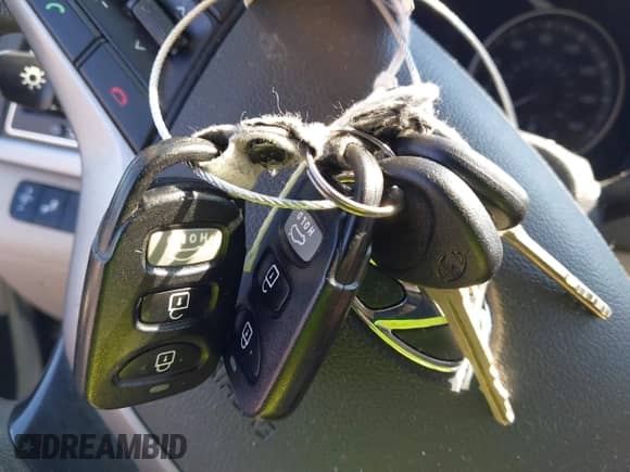 2018 Hyundai Elantra SEL z VIN KMHD84LF6JU666089, wystawiony jako IAAI lot #43448836 z przebiegiem 92 472 mil mil oraz . Historia ofert i sprzedaży dostępna na DreamBid. Obrazek 11.