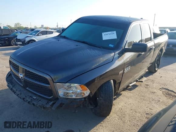 2018 Ram 1500 Express z VIN 1C6RR7FT5JS198871, wystawiony jako IAAI lot #41876526 z przebiegiem 110 805 mil mil oraz . Historia ofert i sprzedaży dostępna na DreamBid. Obrazek 20.