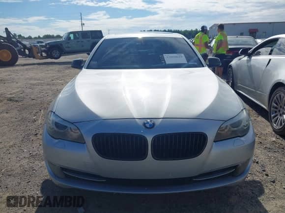 2011 BMW 5 Series 528i с VIN WBAFR1C57BDS35288, выставлен на аукционе IAAI как лот 42868625 с пробегом 166 400 миль миль и . История ставок и продаж доступна на DreamBid. Изображение 6.
