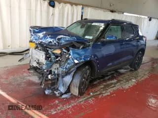 2021 Chevrolet TrailBlazer LT z VIN KL79MPS23MB009477, wystawiony jako Copart lot #80962675 z przebiegiem Nie podano mil oraz Czysty tytuł • Clean title. Historia ofert i sprzedaży dostępna na DreamBid. Obrazek 1.