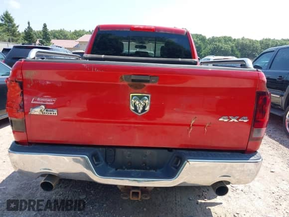 2011 Ram 1500 Big Horn z VIN 1D7RV1GT1BS690370, wystawiony jako IAAI lot #42775073 z przebiegiem 247 509 mil mil oraz . Historia ofert i sprzedaży dostępna na DreamBid. Obrazek 16.