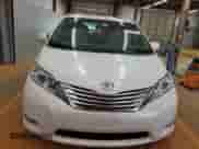 2012 Toyota Sienna XLE AAS z VIN 5TDYK3DC1CS268494, wystawiony jako Copart lot #71156765 z przebiegiem 98 544 mil mil oraz Szkoda całkowita • Salvage title. Historia ofert i sprzedaży dostępna na DreamBid. Obrazek 5.