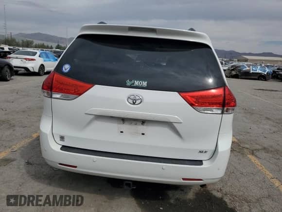 2013 Toyota Sienna XLE AAS с VIN 5TDYK3DC6DS356524, выставлен на аукционе Copart как лот 81346735 с пробегом 119 237 миль миль и Списание • Salvage title. История ставок и продаж доступна на DreamBid. Изображение 6.