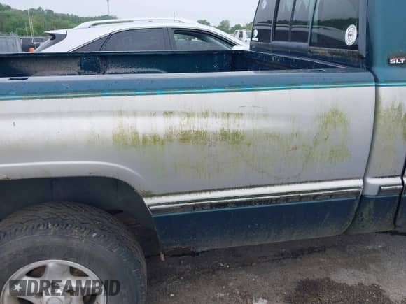 1997 Dodge 1500 with VIN 1B7HF16Y7VJ525773, listed as a IAAI auction lot 42178753 with 6,479 mi miles and . Bid and sale history available at DreamBid. Image 14.