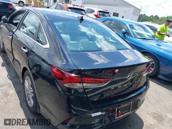 2018 Hyundai Sonata Limited с VIN 5NPE34AFXJH647842, выставлен на аукционе IAAI как лот 42657763 с пробегом 72 040 миль миль и . История ставок и продаж доступна на DreamBid. Изображение 16.