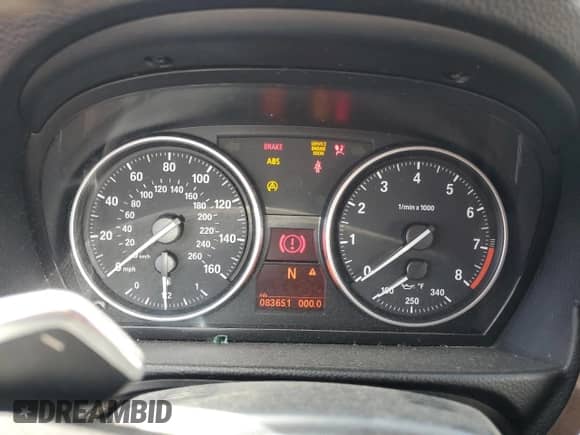 2011 BMW 3 Series 328i z VIN WBADW7C52BE544051, wystawiony jako Copart lot #68748285 z przebiegiem 83 651 mil mil oraz Szkoda całkowita • Salvage title. Historia ofert i sprzedaży dostępna na DreamBid. Obrazek 9.