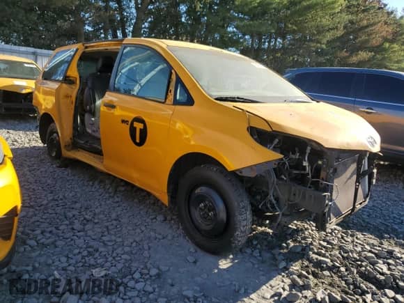 2017 Toyota Sienna L with VIN 5TDZZ3DC9HS868297, listed as a Copart auction lot 84994275 with Not provided miles and Clean title. Bid and sale history available at DreamBid. Image 4.