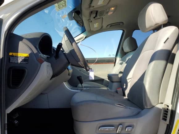 2010 Hyundai Veracruz Limited с VIN KM8NU4CC0AU128140, выставлен на аукционе Copart как лот 85372934 с пробегом 208 330 миль миль и Списание • Salvage title. История ставок и продаж доступна на DreamBid. Изображение 7.