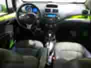 2014 Chevrolet Spark LS с VIN KL8CB6S95EC525978, выставлен на аукционе Copart как лот 82147305 с пробегом 104 222 миль миль и Чистый • Clean title. История ставок и продаж доступна на DreamBid. Изображение 8.