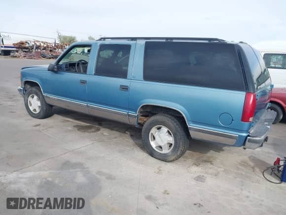 1996 Chevrolet Suburban с VIN 3GNFK16R4TG149938, выставлен на аукционе IAAI как лот 42111173 с пробегом 195 683 миль миль и . История ставок и продаж доступна на DreamBid. Изображение 3.