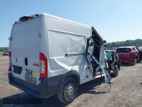 2016 Ram ProMaster Cargo с VIN 3C6TRVDG3GE134114, выставлен на аукционе IAAI как лот 42552640 с пробегом 360 191 миль миль и . История ставок и продаж доступна на DreamBid. Изображение 4.