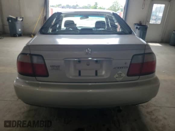 1997 Honda Accord Value с VIN 1HGCD5689VA162644, выставлен на аукционе Copart как лот 64222835 с пробегом 173 778 миль миль и Списание • Salvage title. История ставок и продаж доступна на DreamBid. Изображение 6.