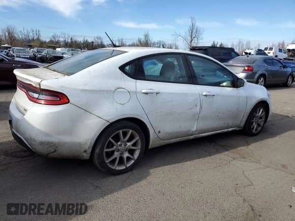 2013 Dodge Dart SXT with VIN 1C3CDFBA2DD268464, listed as a Copart auction lot 44310334 with 111,267 mi miles and Clean title. Bid and sale history available at DreamBid. Image 3.