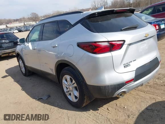 2020 Chevrolet Blazer LT z VIN 3GNKBHRSXLS704944, wystawiony jako IAAI lot #42009155 z przebiegiem 49 370 mil mil oraz . Historia ofert i sprzedaży dostępna na DreamBid. Obrazek 3.